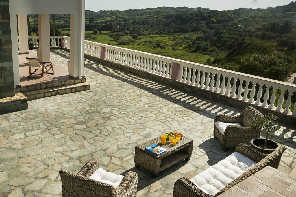 Villa Athinais Lixouri Exteriör bild